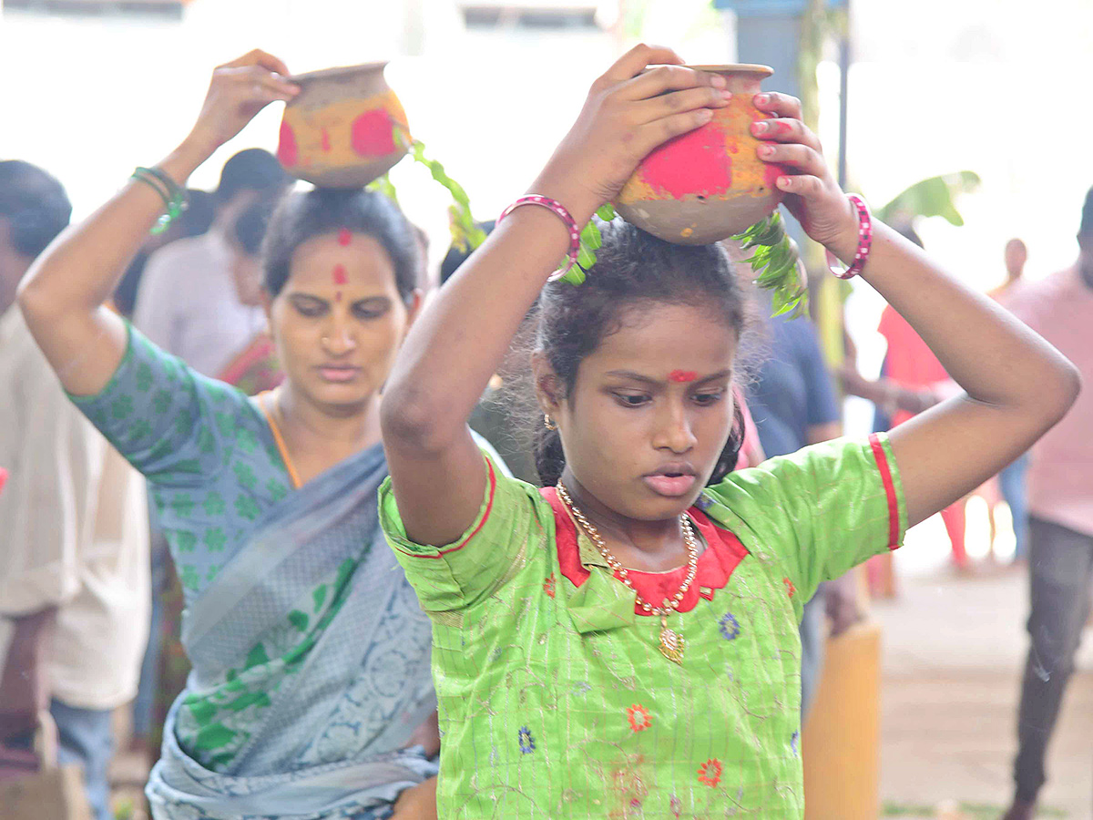 Devotees Celebrating Tataiahgunta Gangamma Jatara 2024 Photos8