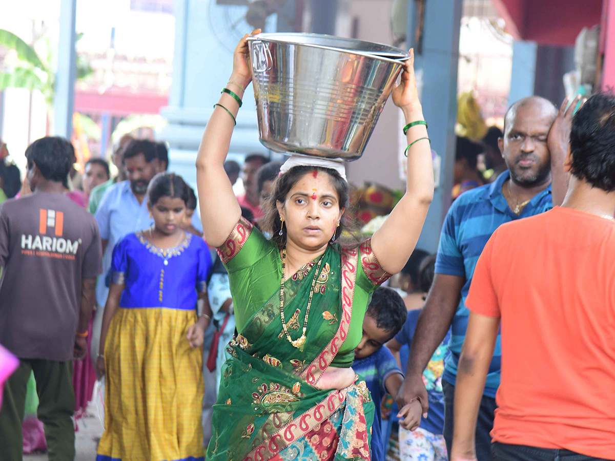 Devotees Celebrating Tataiahgunta Gangamma Jatara 2024 Photos9