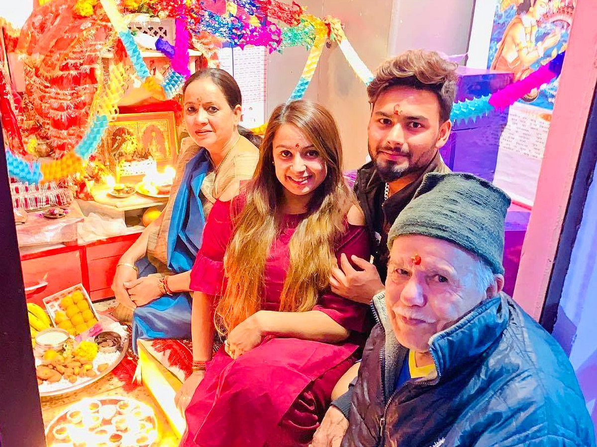 International Family Day: Check IPL Star Cricketers Family Photos4