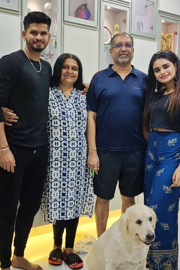 International Family Day: Check IPL Star Cricketers Family Photos6