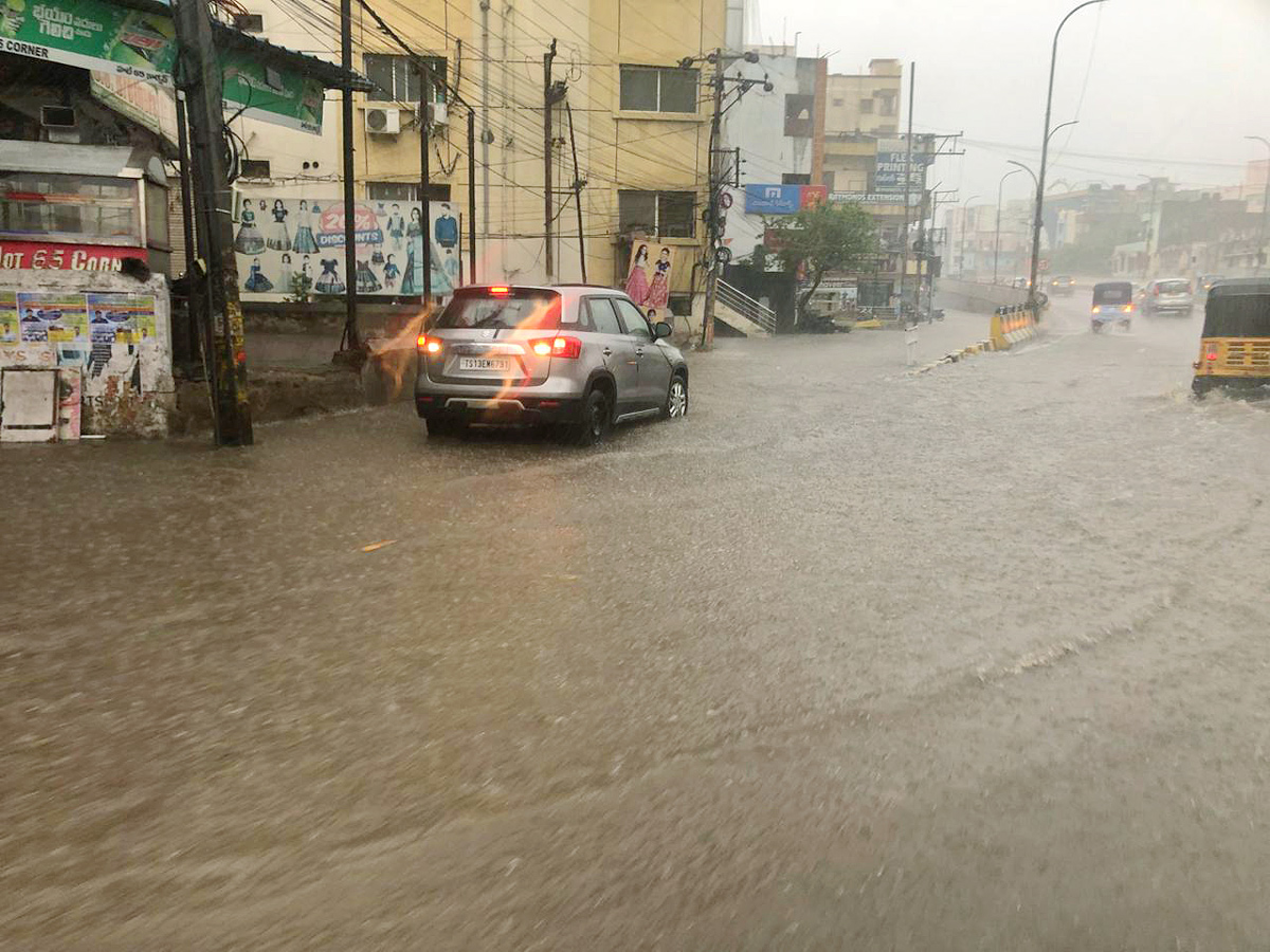 Heavy rains lash Hyderabad Photos2