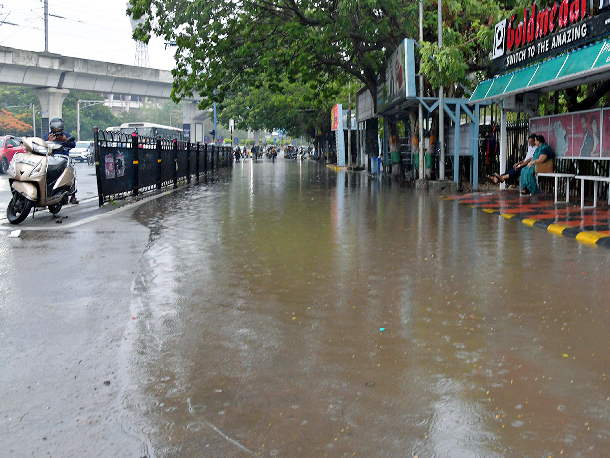 Heavy rains lash Hyderabad Photos3