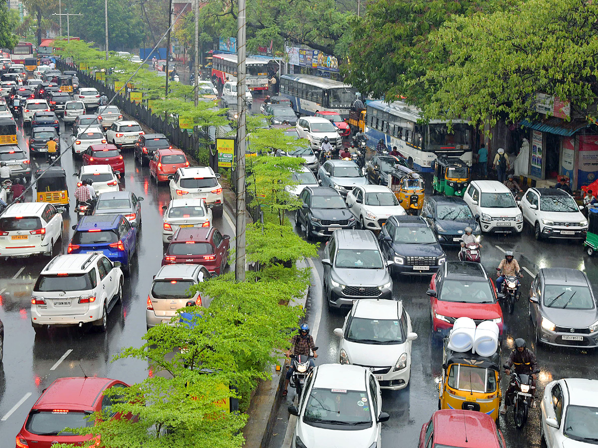 Heavy rains lash Hyderabad Photos4