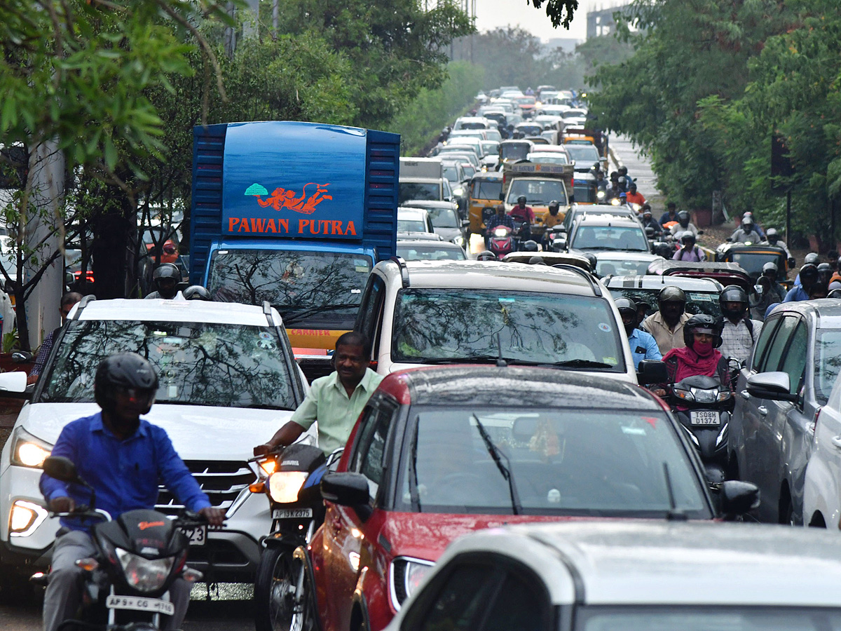 Heavy rains lash Hyderabad Photos31