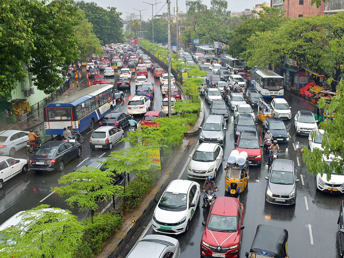 Heavy rains lash Hyderabad Photos6