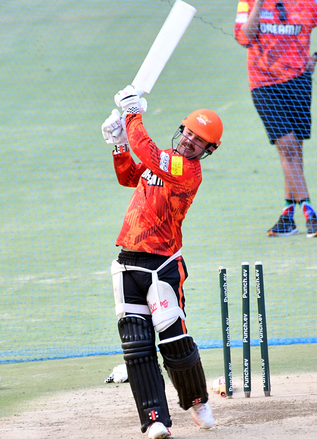 Special Photos: SRH And GT Players Net Practice At Uppal Stadium24