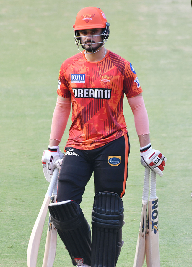 Special Photos: SRH And GT Players Net Practice At Uppal Stadium26