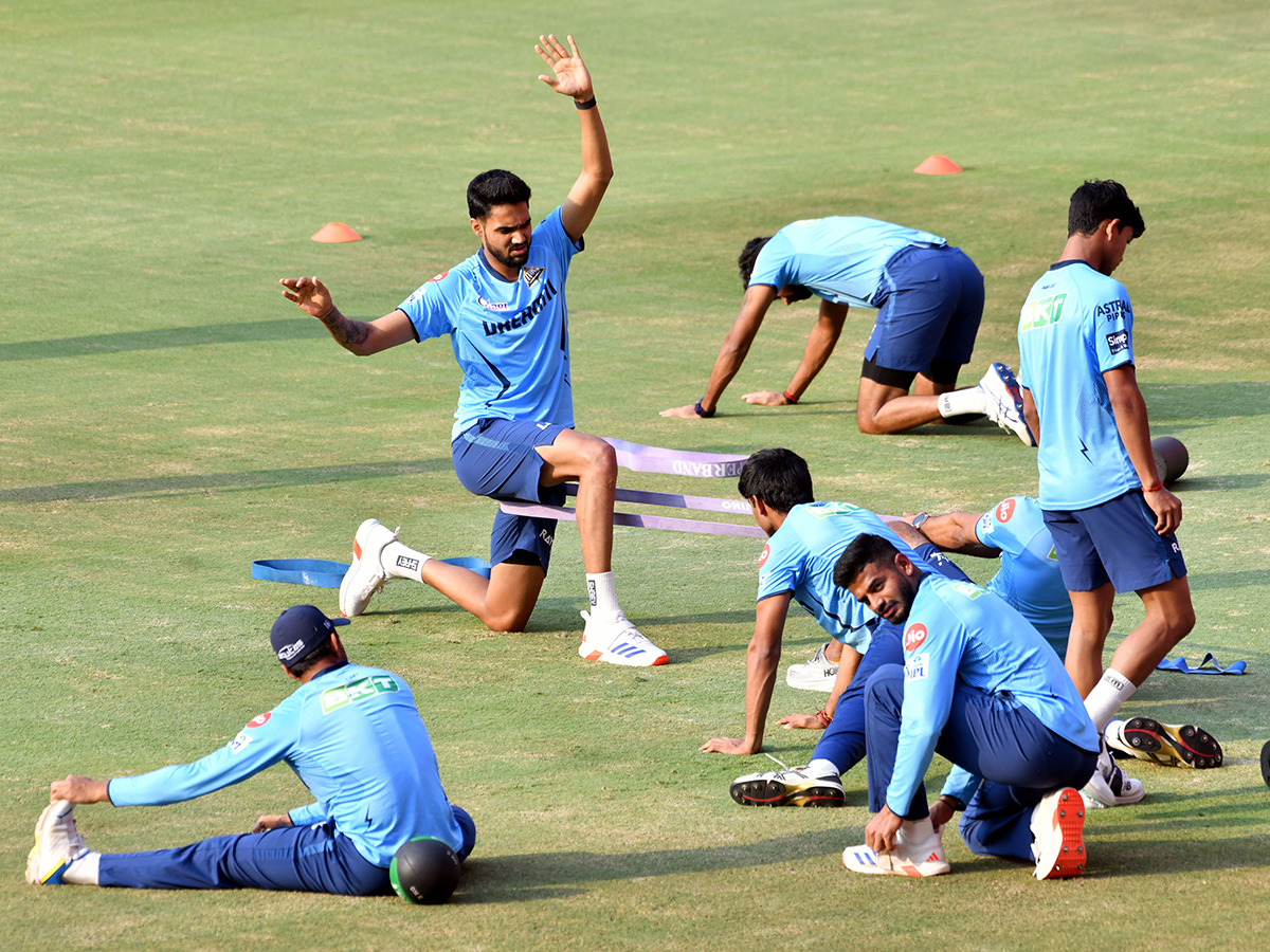 Special Photos: SRH And GT Players Net Practice At Uppal Stadium3