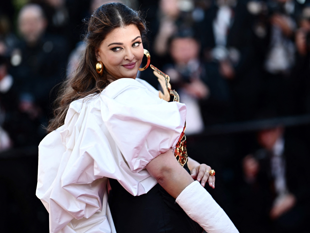 Bollywood Beauty Aishwarya Rai Bachchan At 77th Cannes Film Festival Photos Viral20