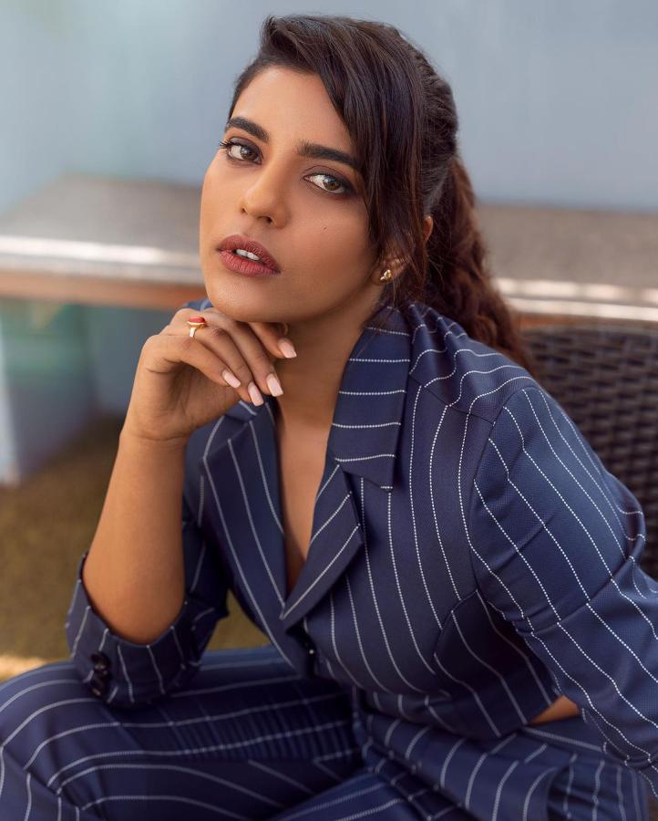 Actress Aishwarya Rajesh Latest Outfit Photos Goes Viral13