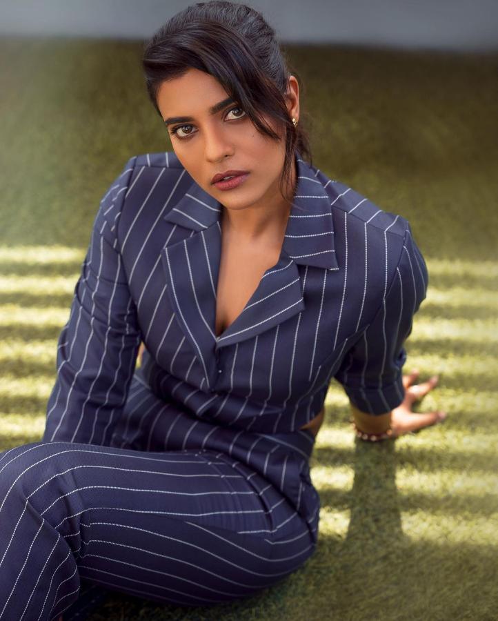 Actress Aishwarya Rajesh Latest Outfit Photos Goes Viral16