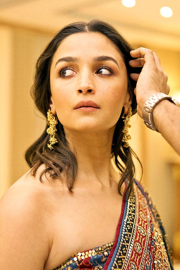 Intresting Facts About Actress Alia Bhatt Photos10