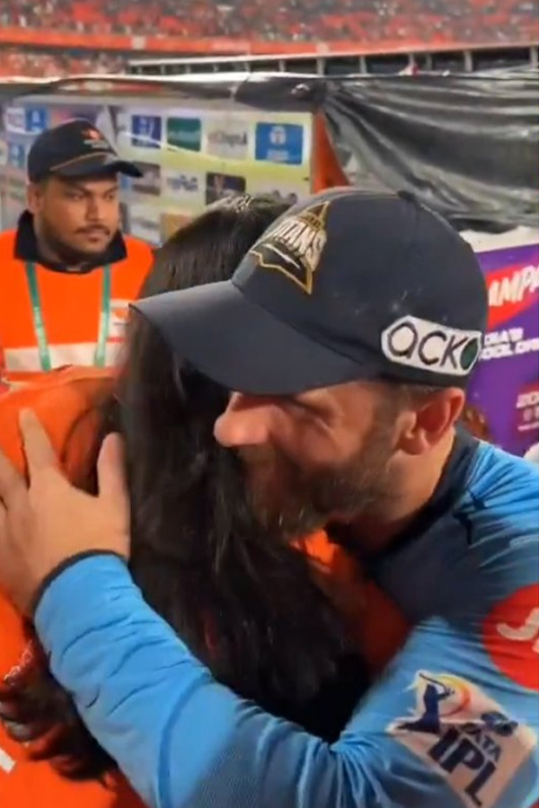 Kane Williamson And Kavya Maran share a warm hug after SRH vs GT clash gets washed out Photos 3