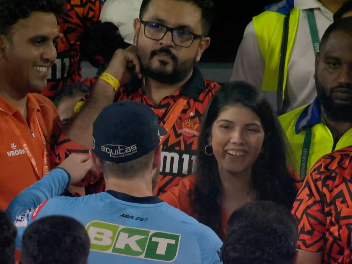 Kane Williamson And Kavya Maran share a warm hug after SRH vs GT clash gets washed out Photos 7