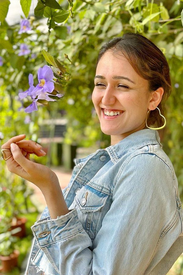 Manika Batra becomes 1st India female Table Tennis player to reach highest ranking Photos7