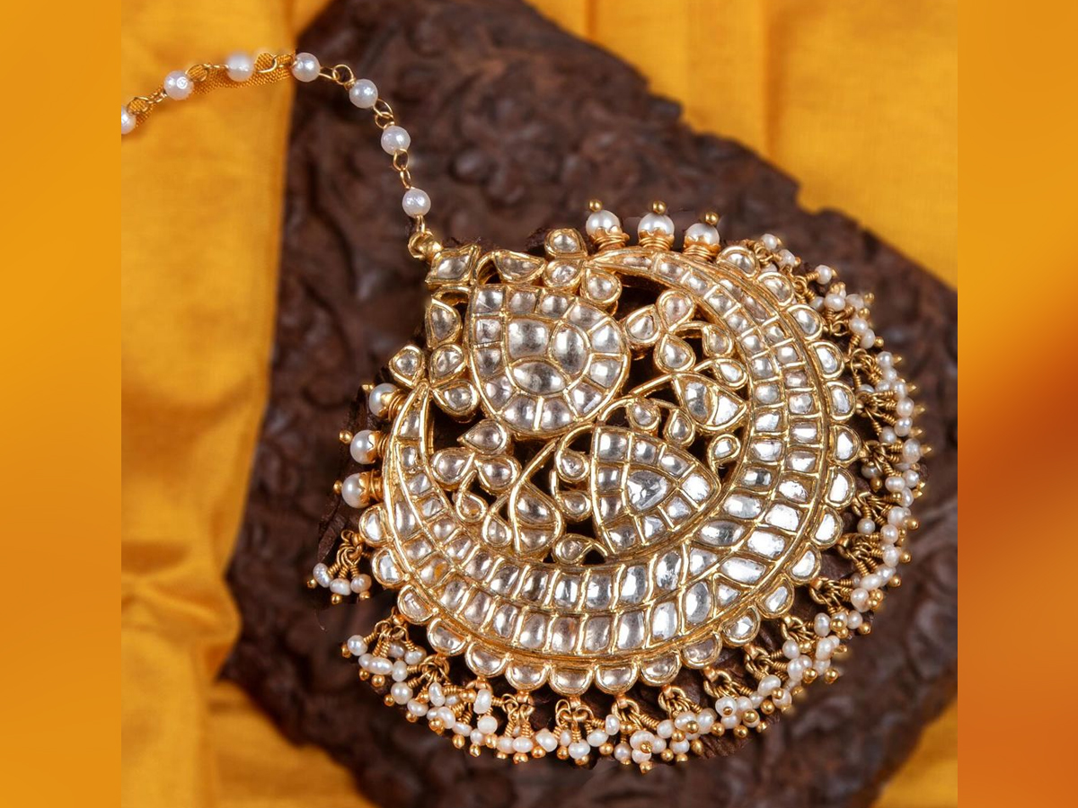 Stunning Jewelery Collection From Heeramandi Web Series Photos Goes Viral23