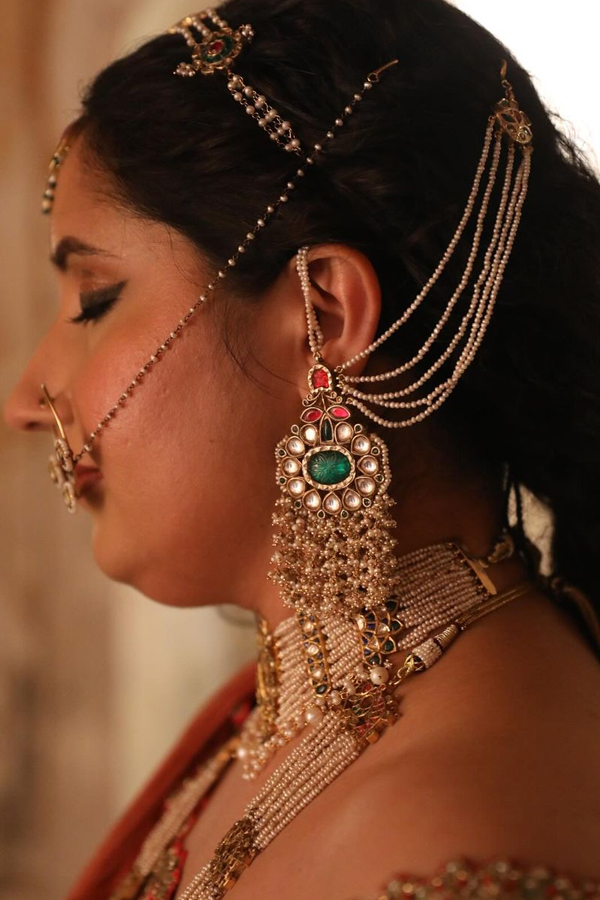 Stunning Jewelery Collection From Heeramandi Web Series Photos Goes Viral27