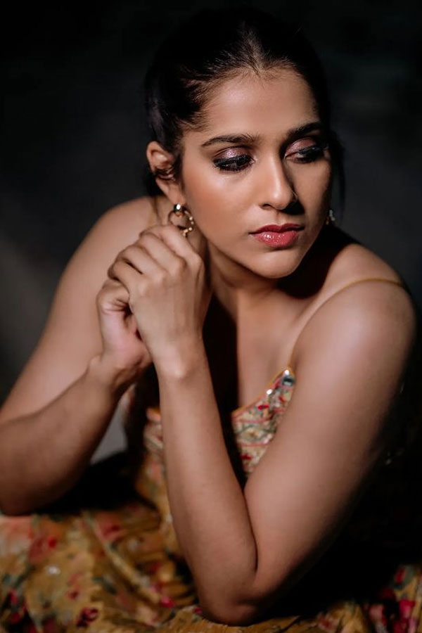 Sudigali Sudheer Birthday: Rashmi Gautam Latest Photos Goes Viral3