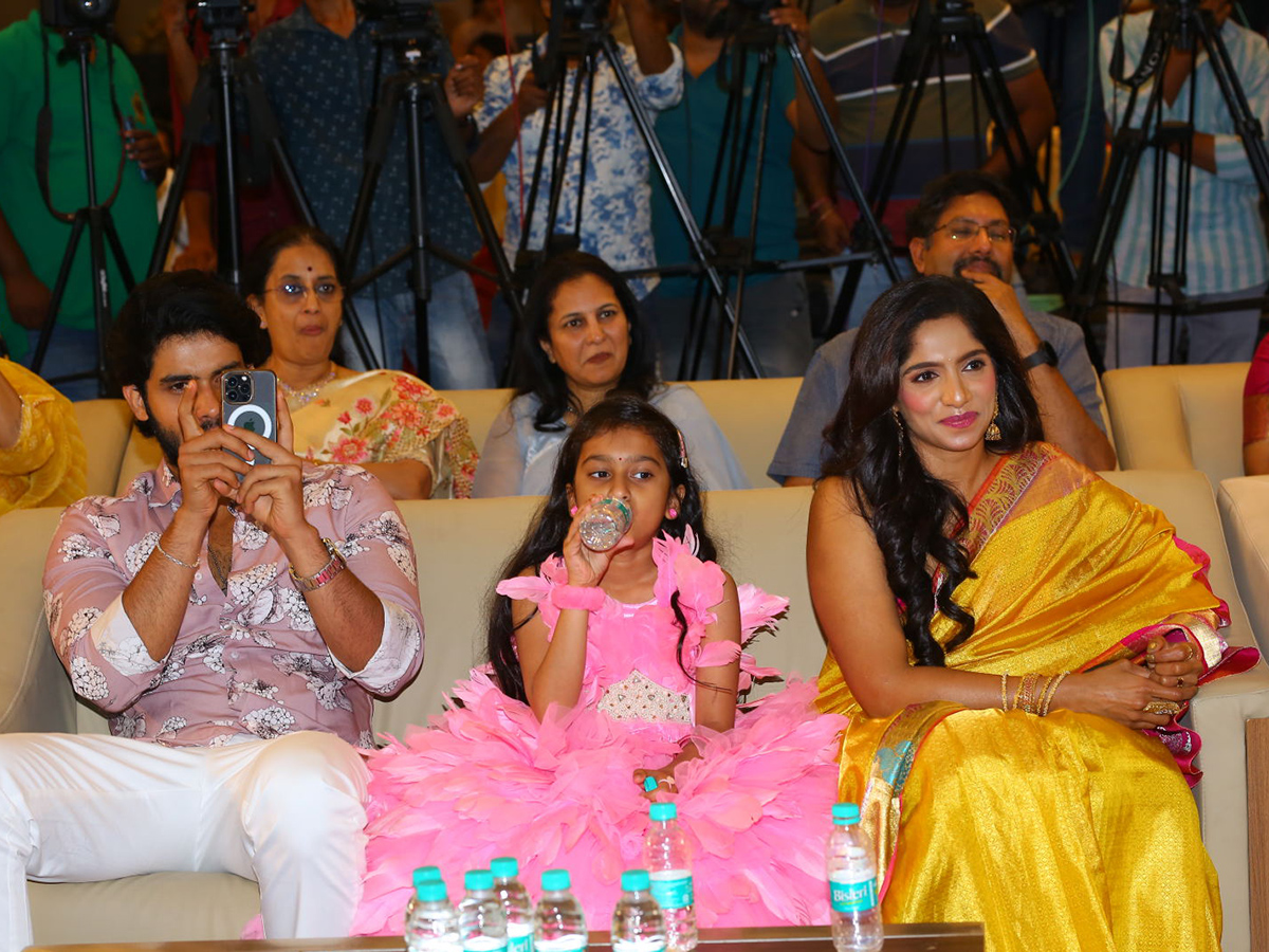 Aa Okkati Adakku Pre Release Event Photos17