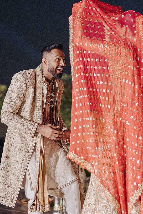 Intresting Facts About Hardik Pandya Wife Natasa Stankovic Photos16