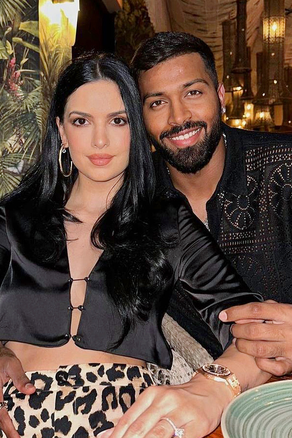 Intresting Facts About Hardik Pandya Wife Natasa Stankovic Photos7