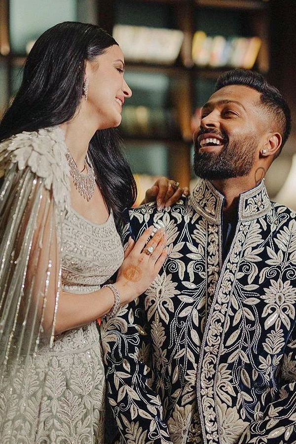 Intresting Facts About Hardik Pandya Wife Natasa Stankovic Photos9