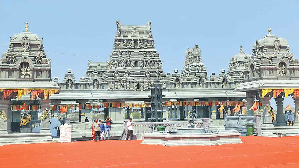 Swarnagiri Temple At Bhuvanagiri Photos3