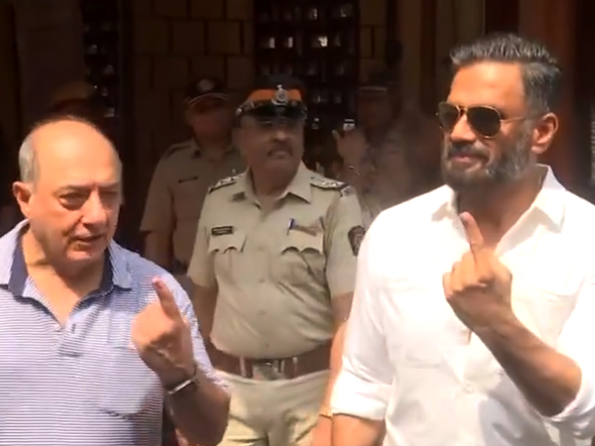 Lok Sabha Elections 2024 Celebrities Cast Their Votes In Mumbai Photos Viral20