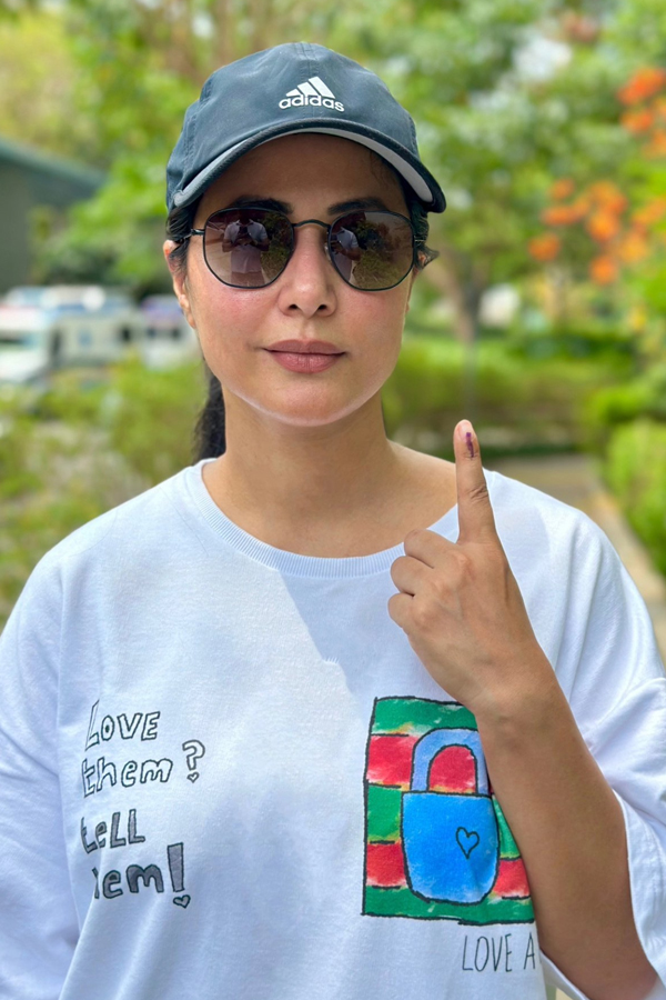 Lok Sabha Elections 2024 Celebrities Cast Their Votes In Mumbai Photos Viral30