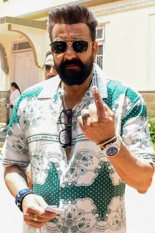 Lok Sabha Elections 2024 Celebrities Cast Their Votes In Mumbai Photos Viral38