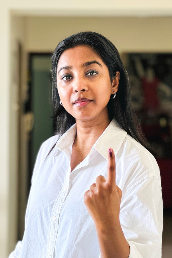 Lok Sabha Elections 2024 Celebrities Cast Their Votes In Mumbai Photos Viral36