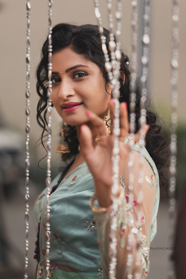 TV Actress Vishnu Priya Stunning Photos Goes Viral13