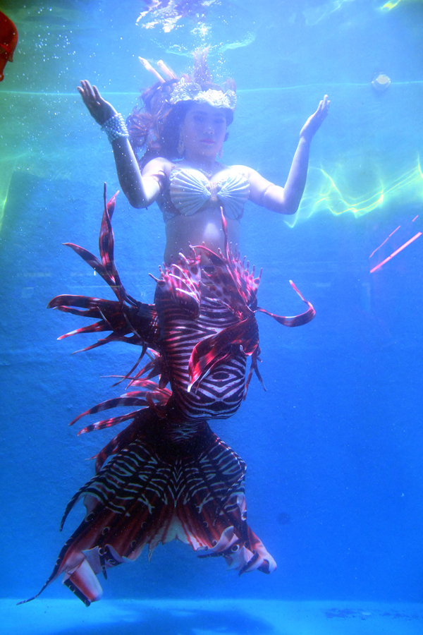 Mermaid Show In Kukatpally Hyderabad Photos Viral5