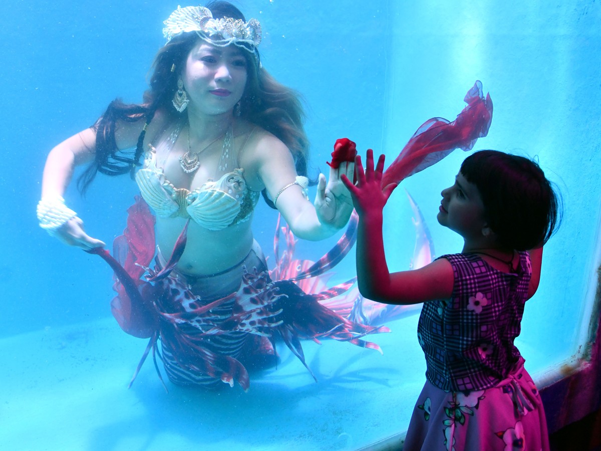 Mermaid Show In Kukatpally Hyderabad Photos Viral8