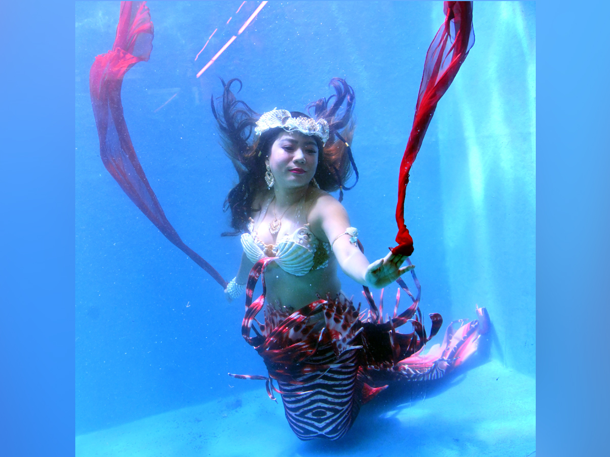 Mermaid Show In Kukatpally Hyderabad Photos Viral9