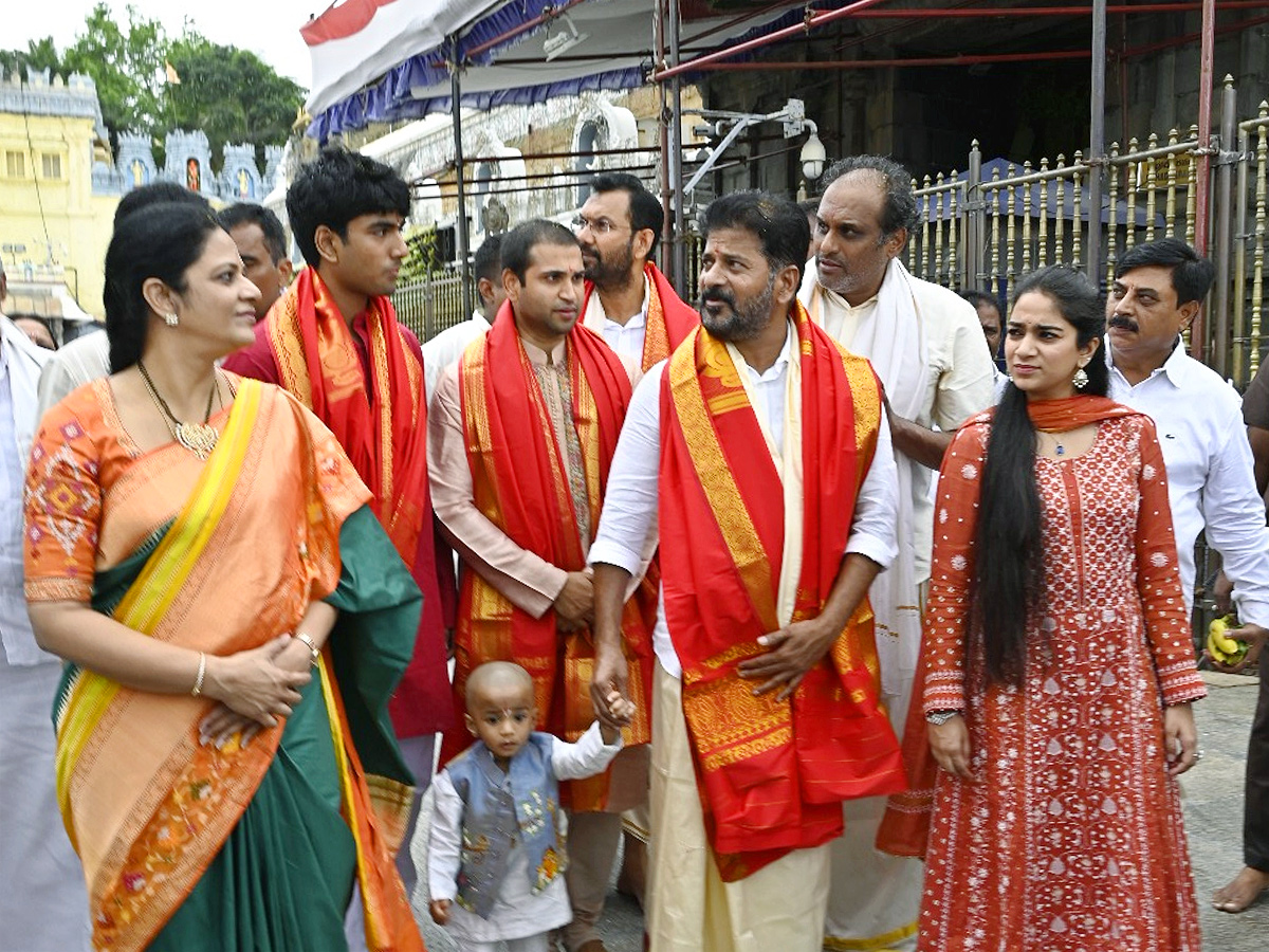 Telangana CM Revanth Reddy With Family Visits Tirumala Photos11