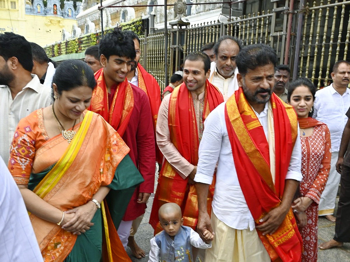 Telangana CM Revanth Reddy With Family Visits Tirumala Photos10