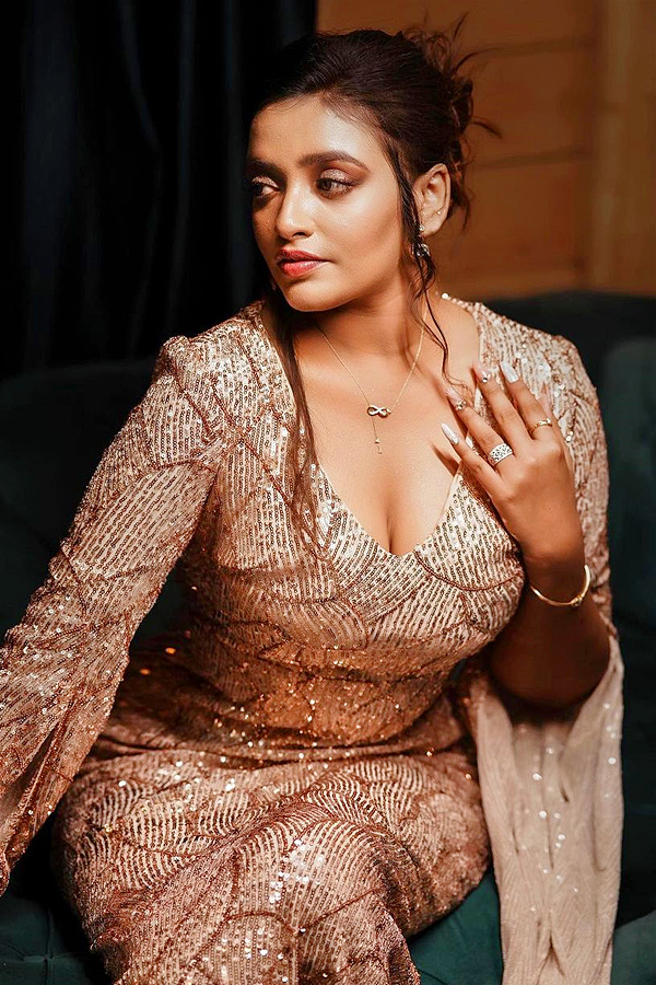 Actress Ashi Roy Busted For Being Present At Bengalurus Rave Party Photos2