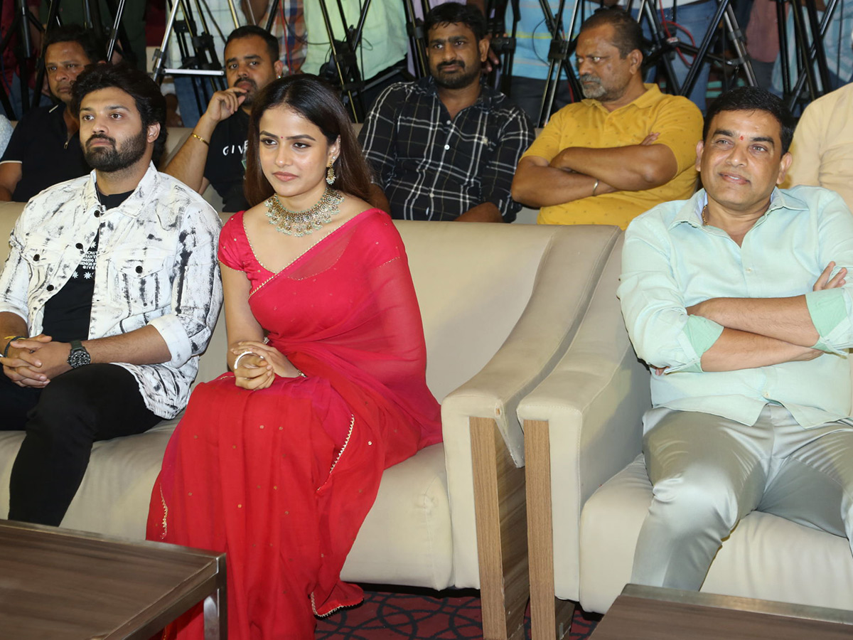 Love Me Movie Pre Release Function Photos7