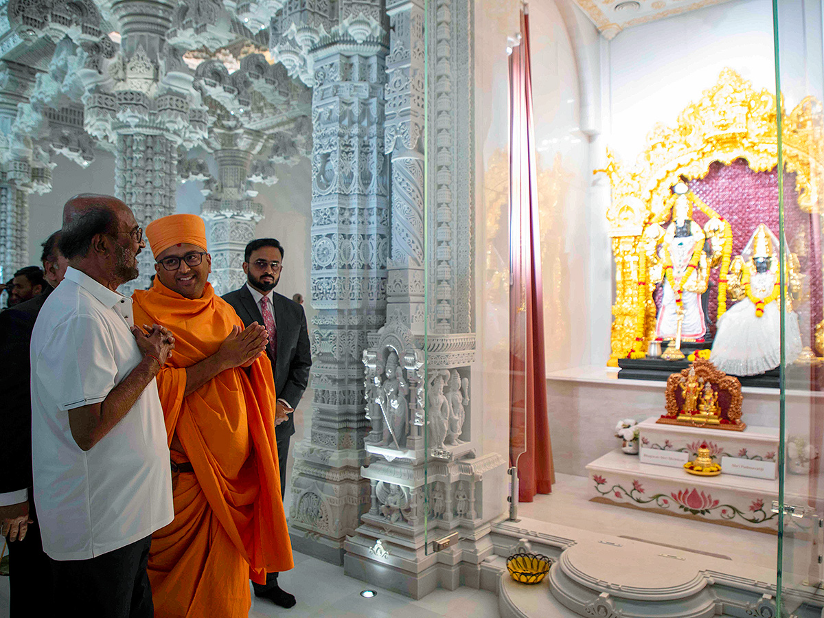 Rajinikanth Visited BAPS Hindu Mandir Abu Dhabi Photos1