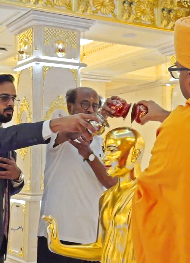 Rajinikanth Visited BAPS Hindu Mandir Abu Dhabi Photos10