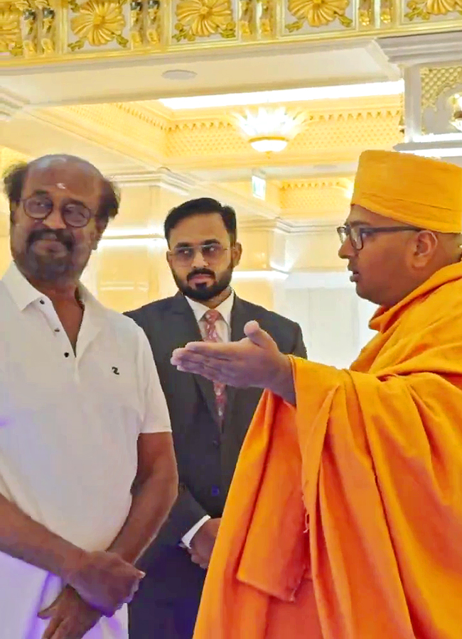 Rajinikanth Visited BAPS Hindu Mandir Abu Dhabi Photos12