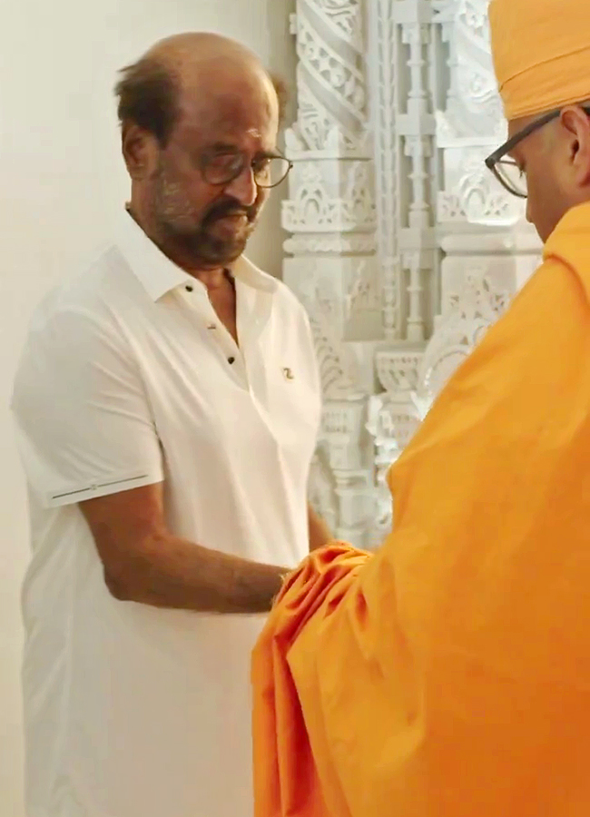 Rajinikanth Visited BAPS Hindu Mandir Abu Dhabi Photos18