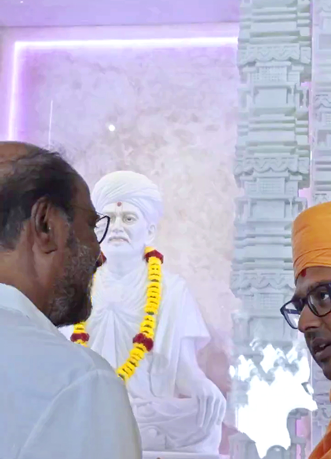 Rajinikanth Visited BAPS Hindu Mandir Abu Dhabi Photos21