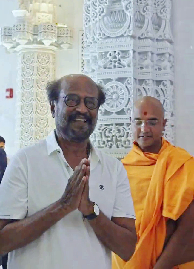 Rajinikanth Visited BAPS Hindu Mandir Abu Dhabi Photos22