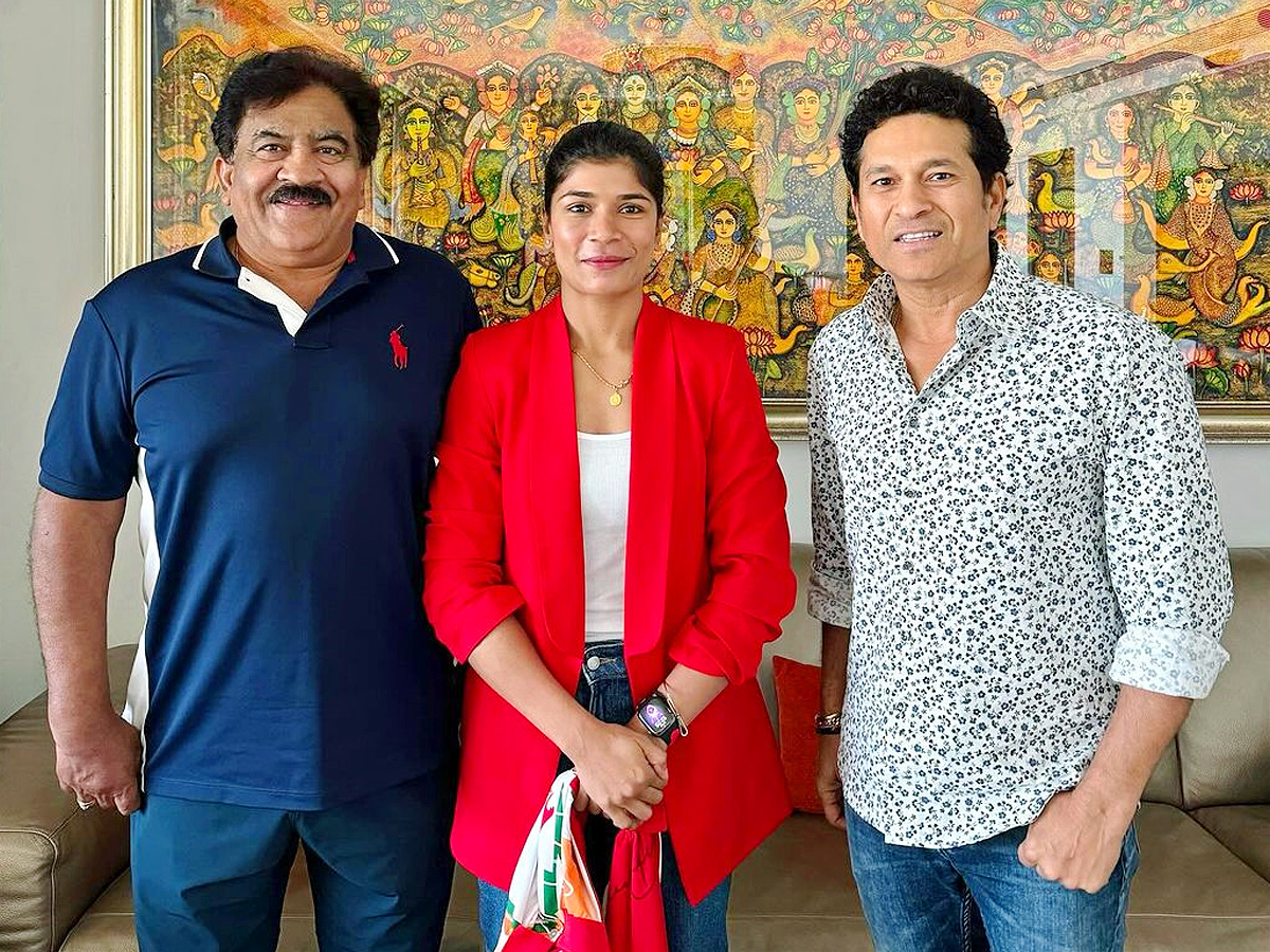 Indian Boxer Nikhat Zareen Meet Sachin Tendulkar: Photos1