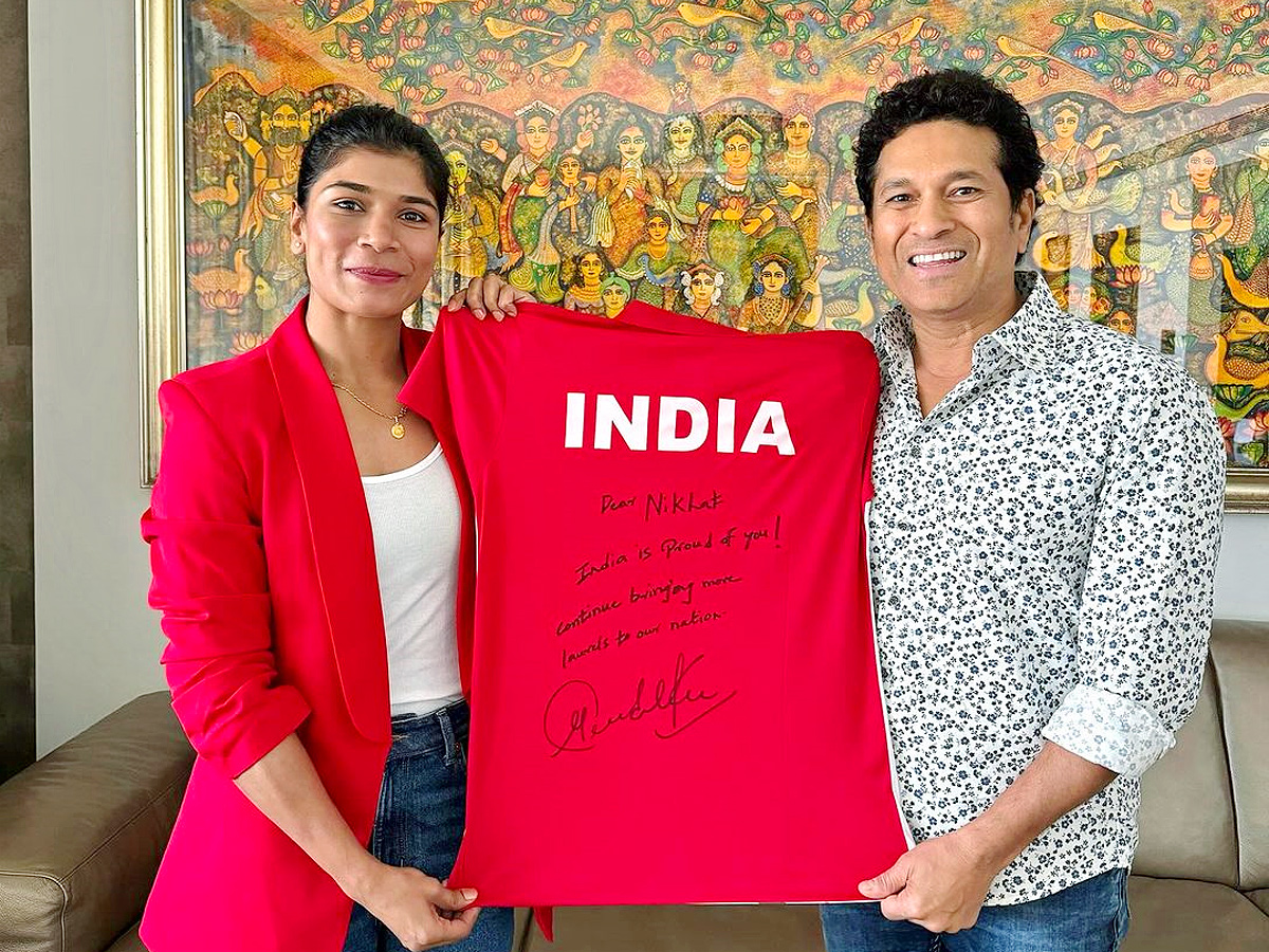 Indian Boxer Nikhat Zareen Meet Sachin Tendulkar: Photos2