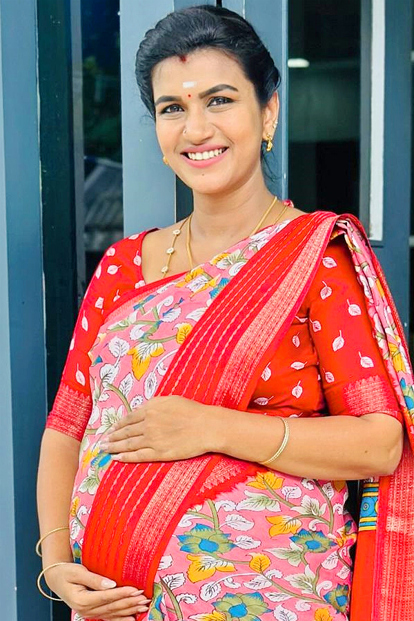 Serial Actress Sridevi Ashok Blessed With Baby Girl Photos4