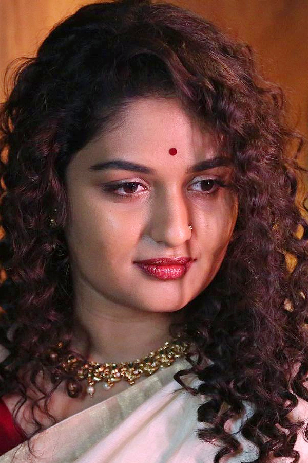 Prayaga Martin Latest Photos Goes Viral7