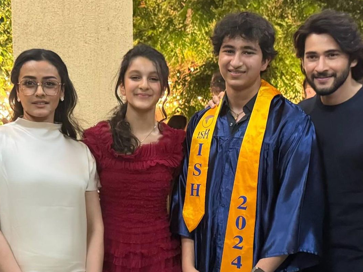 Mahesh Babu's Family Attends Gautham Graduation Ceremony Day: Photos Viral6